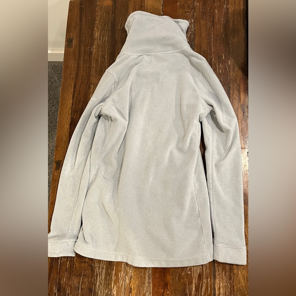 Nike Light Gray dry fit - Picture 3 of 3